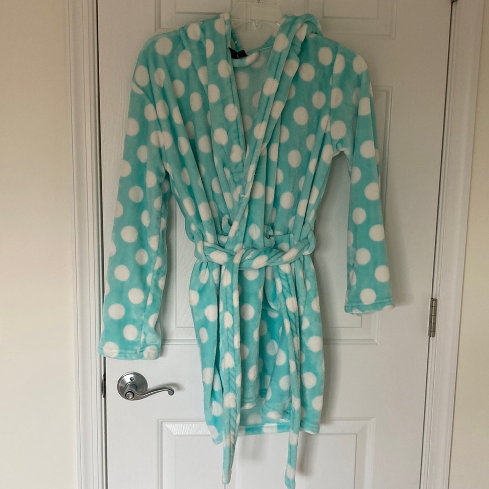Polka dot teal bath robe